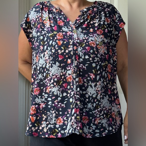 Daniel Rainn Tops - Daniel Rainn Floral Blouse - Black and Pink